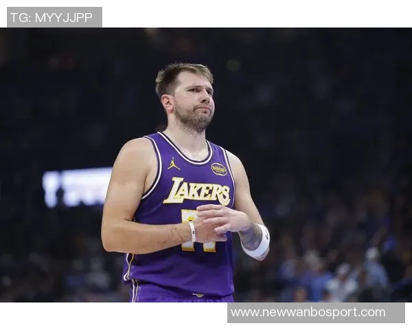 湖人新赛季四场比赛均有球员得分40东契奇和里夫斯表现惊艳